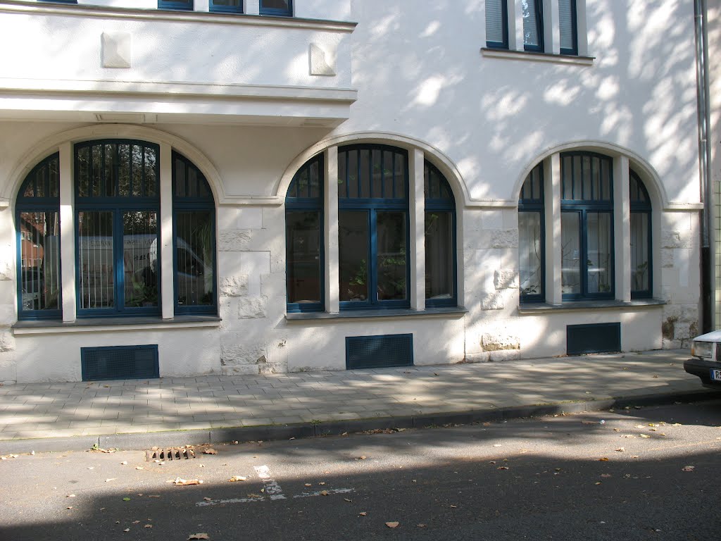 Graf-Adolf-Str.18, EG von Wrangelstr. aus fotografiert, 3.10.12 by Michel Voss