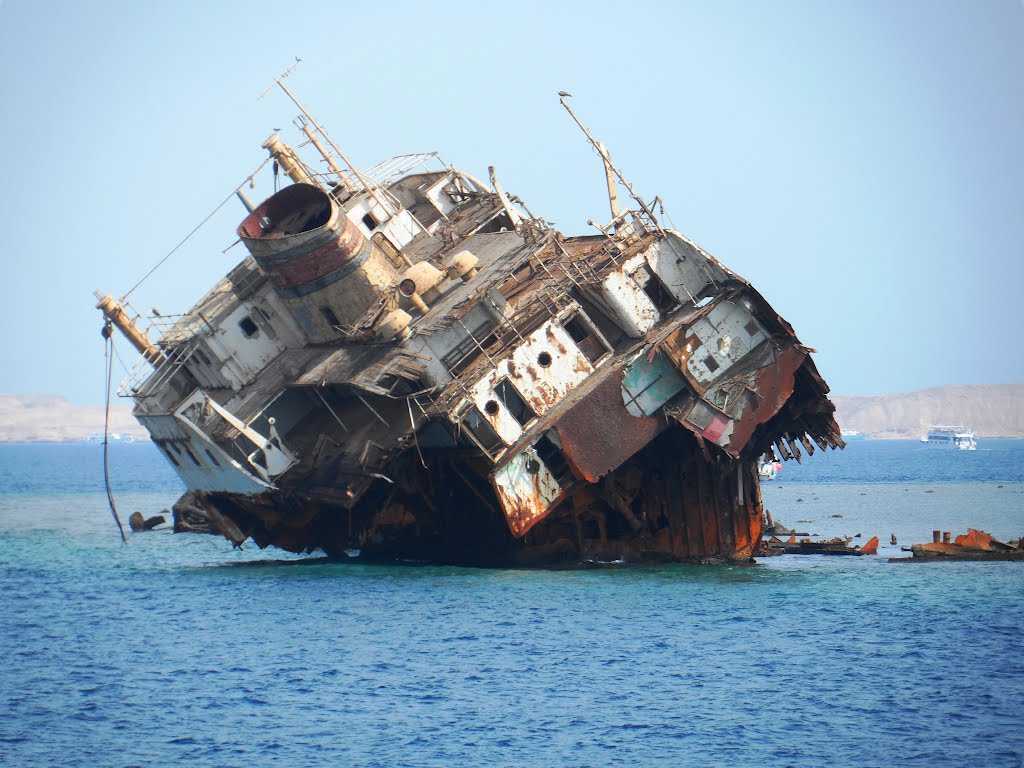 Tiran island, Jackson reef, Lara ship by AVerus