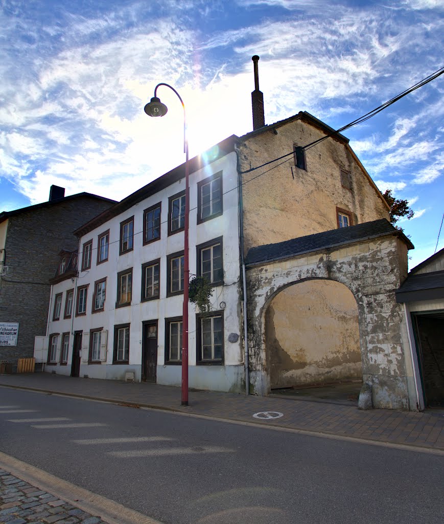 Maison classée - Rue General Jacques by Renaud Warnotte