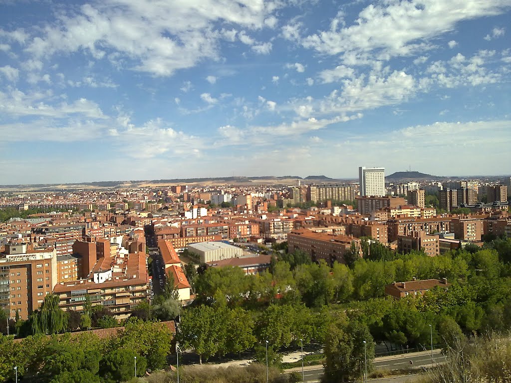 VALLADOLID DESDE EL MIRADOR DE LA FUENTE DEL SOL 2.jpg by elefantito10