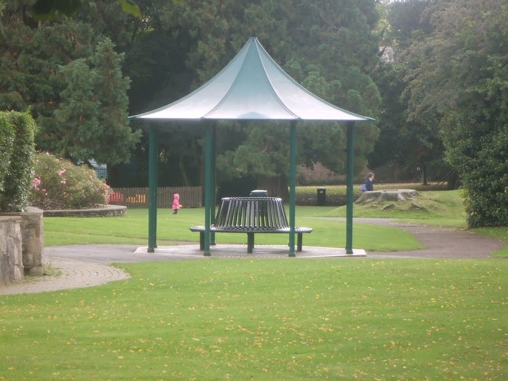 The Public Garden Shelter by Robert'sGoogleEarthPictures