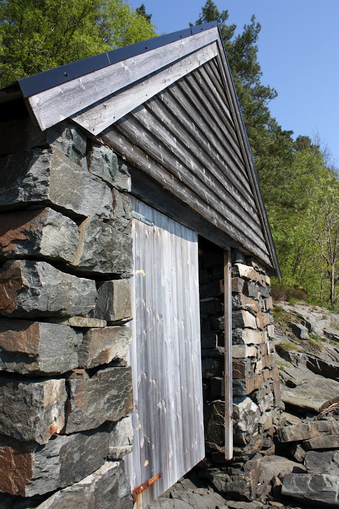 A nice boathouse by Mona Lygre