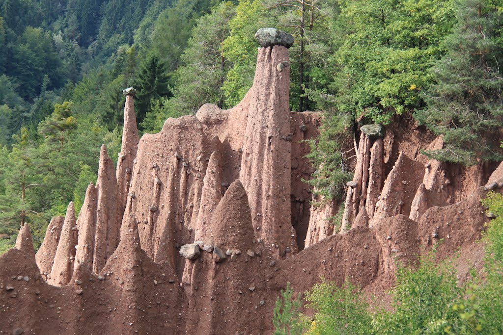 Erdpyramiden Oberbozen by Gerhard Tinhof