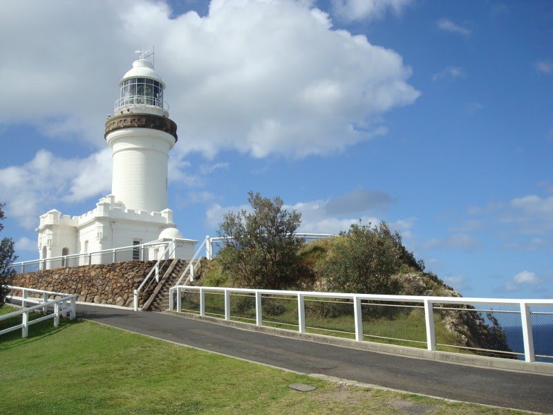 Byron Bay Lighthouse by kittenpower