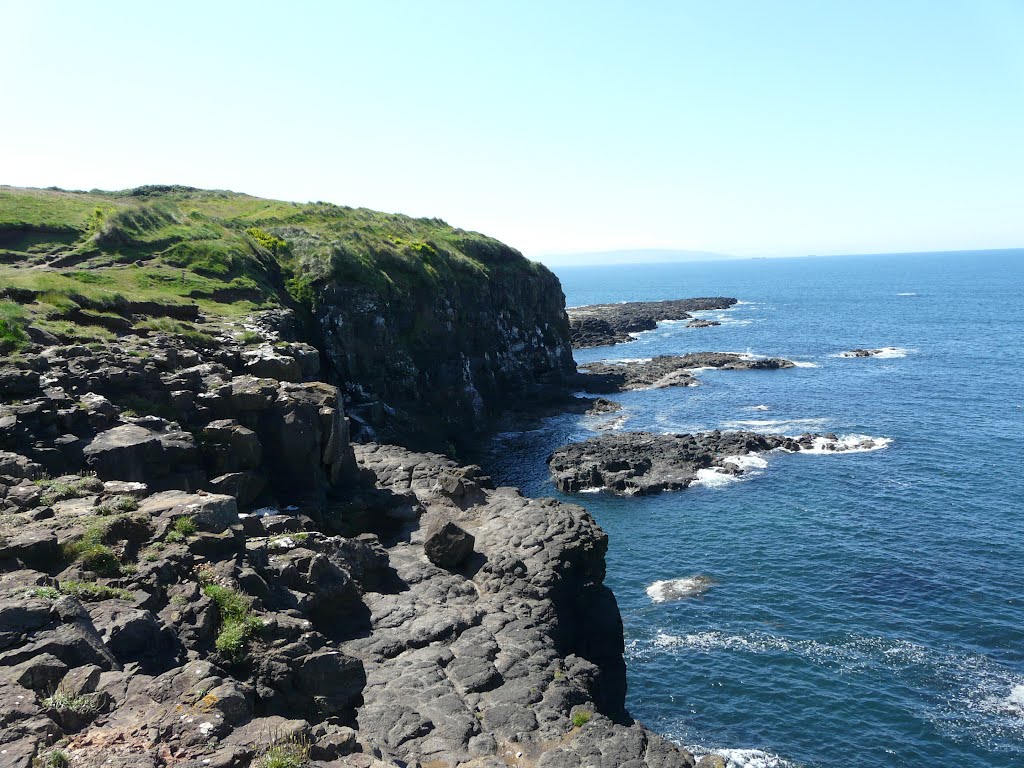 Portrush cliffs by derecki83