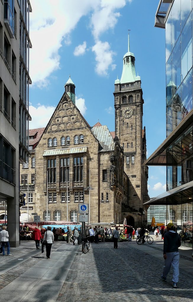 Chemnitz (SN) - Blick aus der Gasse Am Rathaus by Thomas Eichler