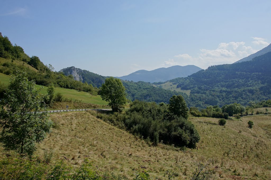 09300 Montségur, France by Jürgen Düring