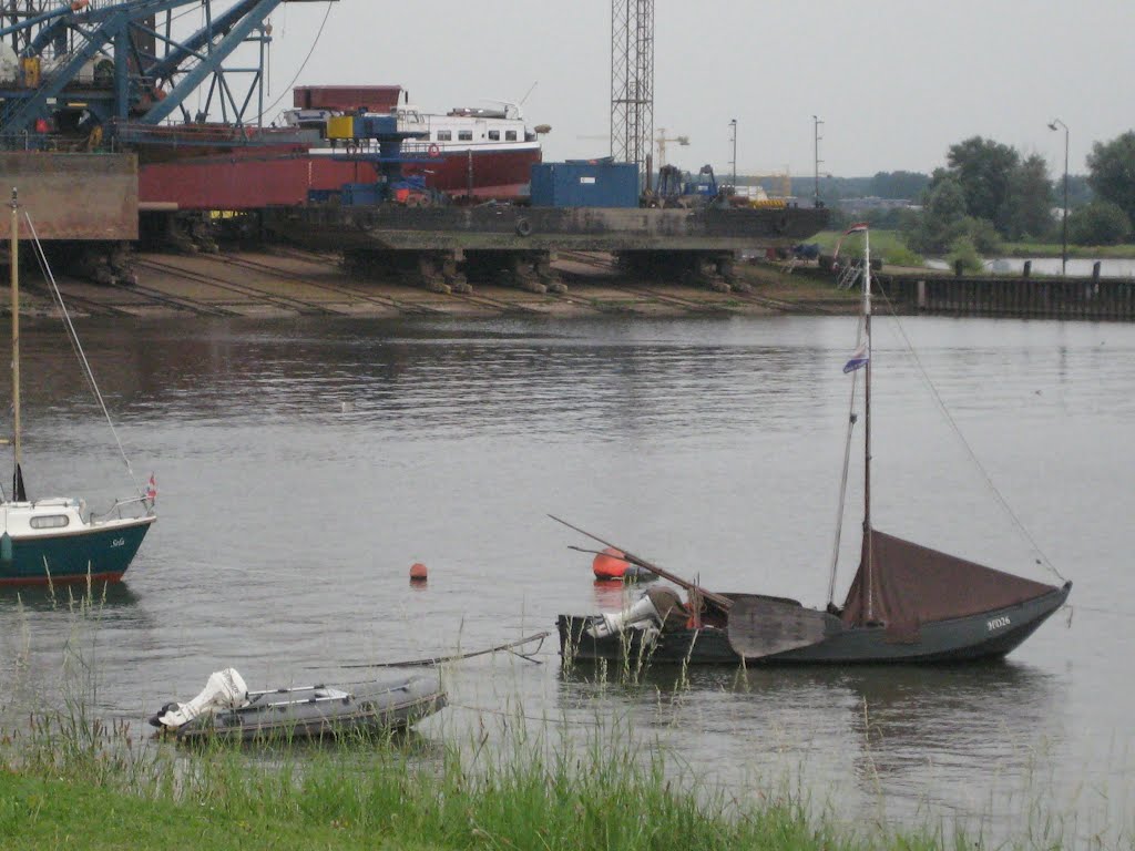 Hardinxveld-Giessendam reparatiewerf by Stone4teen (JoopKuipers)