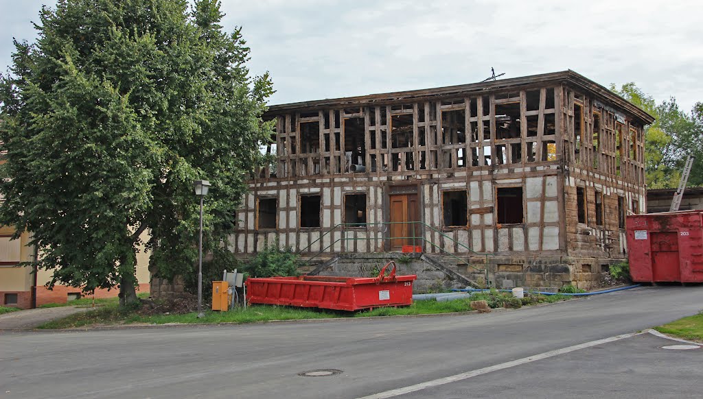 Ebensfeld-Draisdorf Sterbende Fachwerkpracht in der Ortsmitte by Contessa