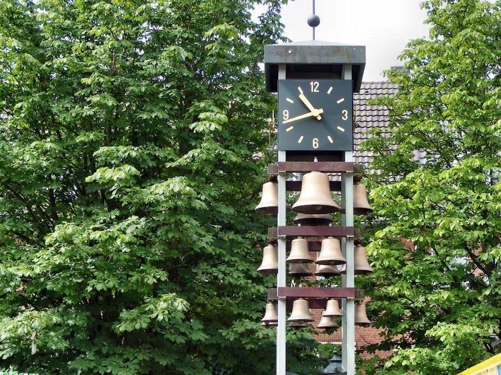 Glockenspiel am Marktplatz. by alflona