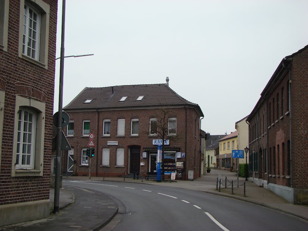 Boisheim Nettetaler Straße. April 2012 by DortmundWestfalica