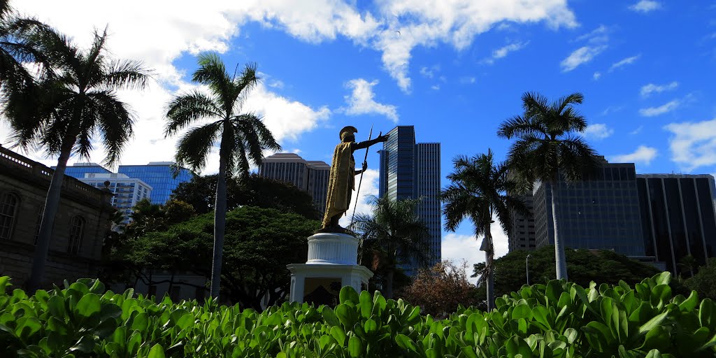 King Kamehameha Statue, South King Street, Honolulu, Hawaii by jrubens48