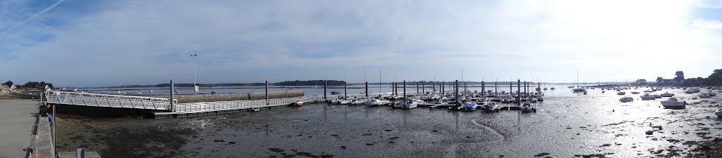 France - Locmariaquer : Vue panoramique sur le port par grande marrée basse by lotfi “slotfi” Si