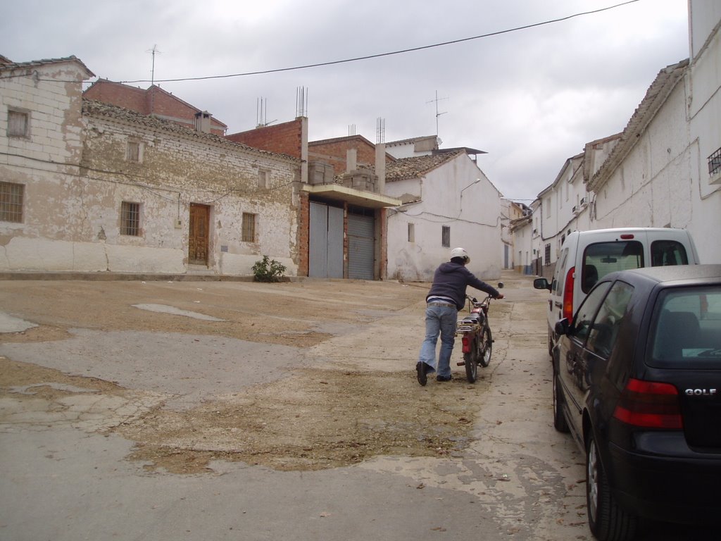 Calle Cuartel by A Lozano