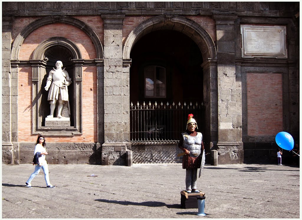 Napoli - Piazza del Plebiscito by Gennaro Mignolo