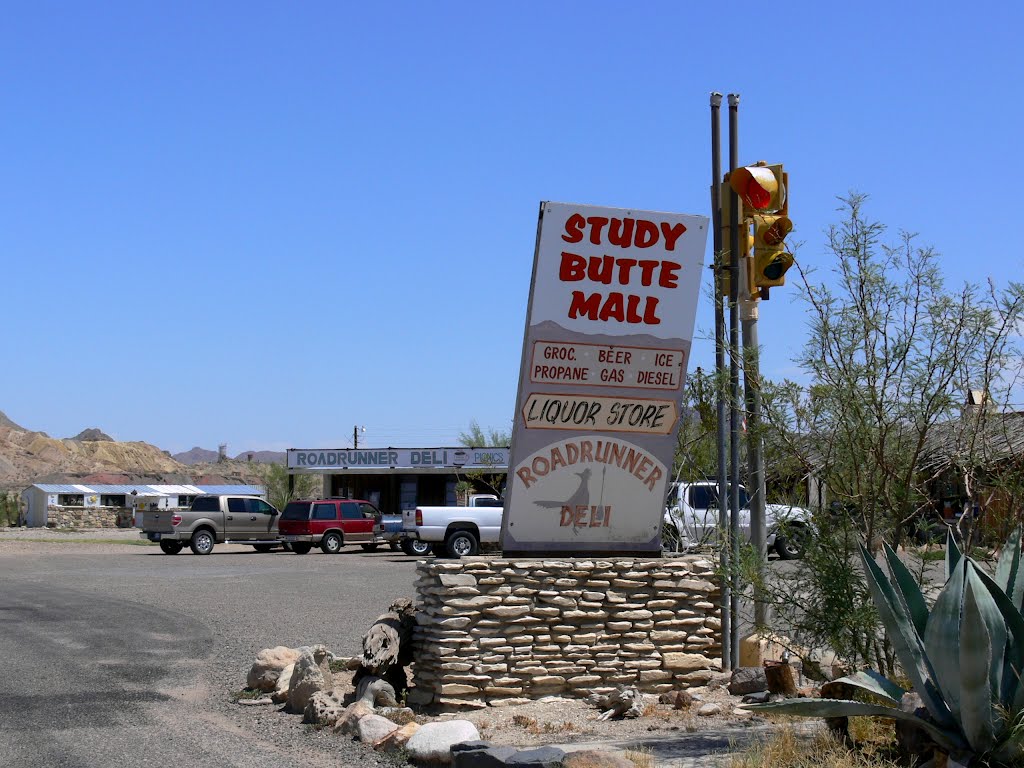 Study Butte Mail (Roadrunner Deli) Terlingua, Texas by J.gumby.BOURRET