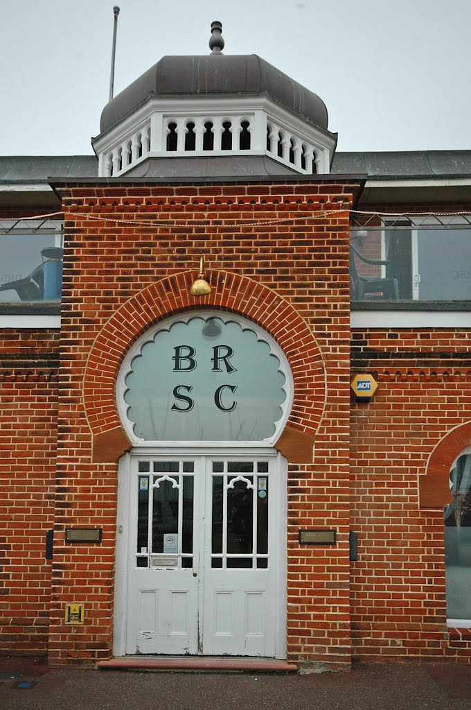 Bexhill Rowing and Sailing Club by Bressons_Puddle