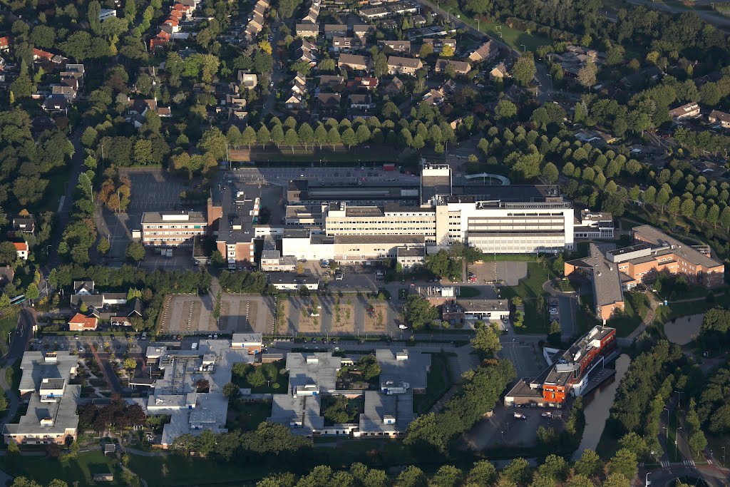 Ziekenhuis Rivierenland in Tiel by Dirk-Jan Kraan