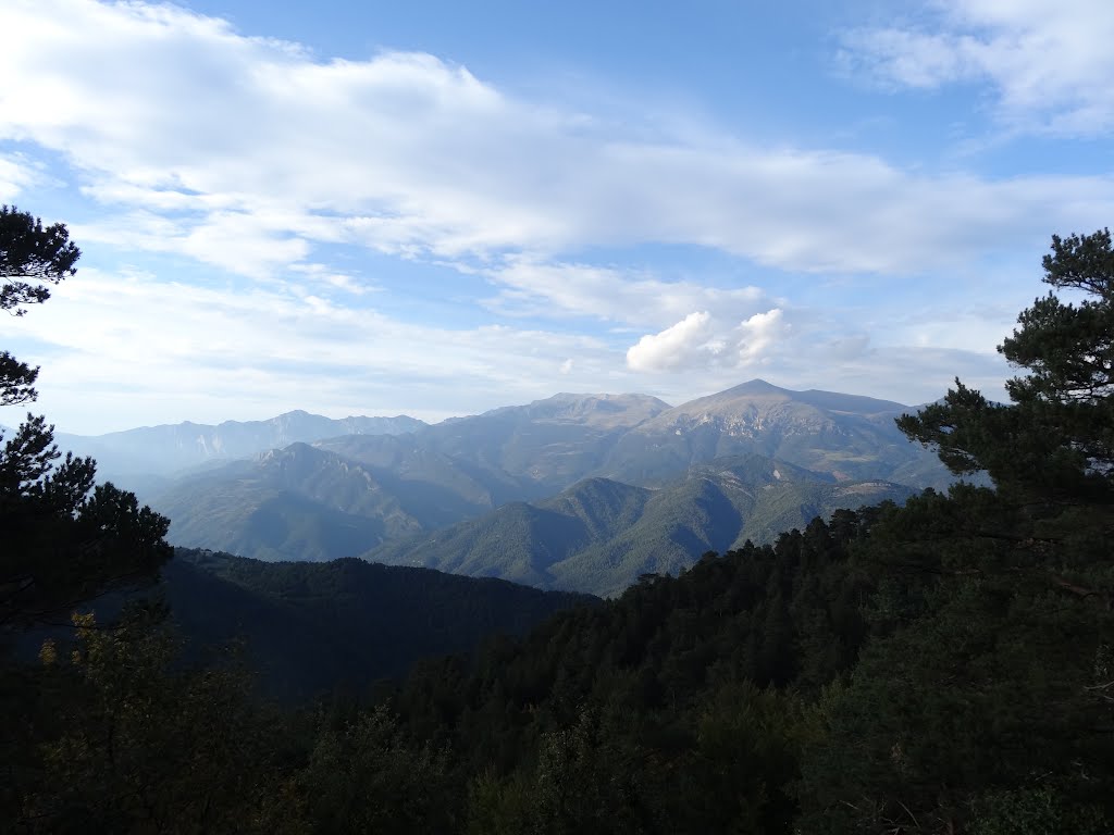 Serra de Cadí des de la Serra del Catllaràs (octubre 2012) by EliziR