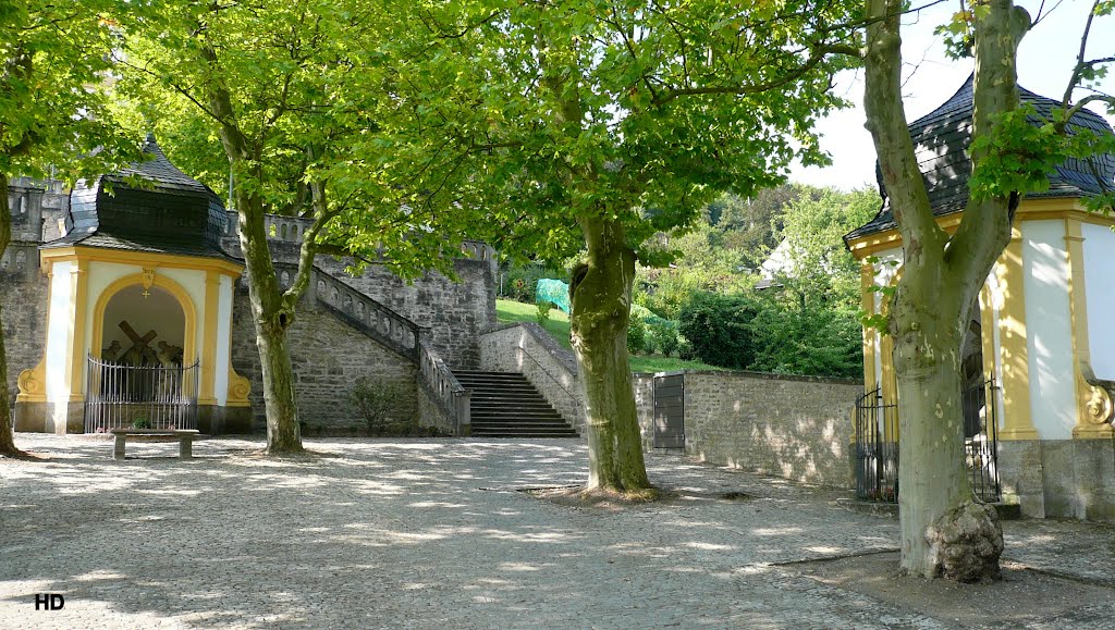 Würzburg - 1761 bis 1799 wurde der Kreuzweg des Kapuzinerklosters angelegt. by Heribert Duling