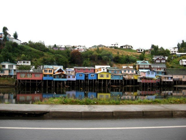 Palafito en castro ( chiloe ) by peter hernandez