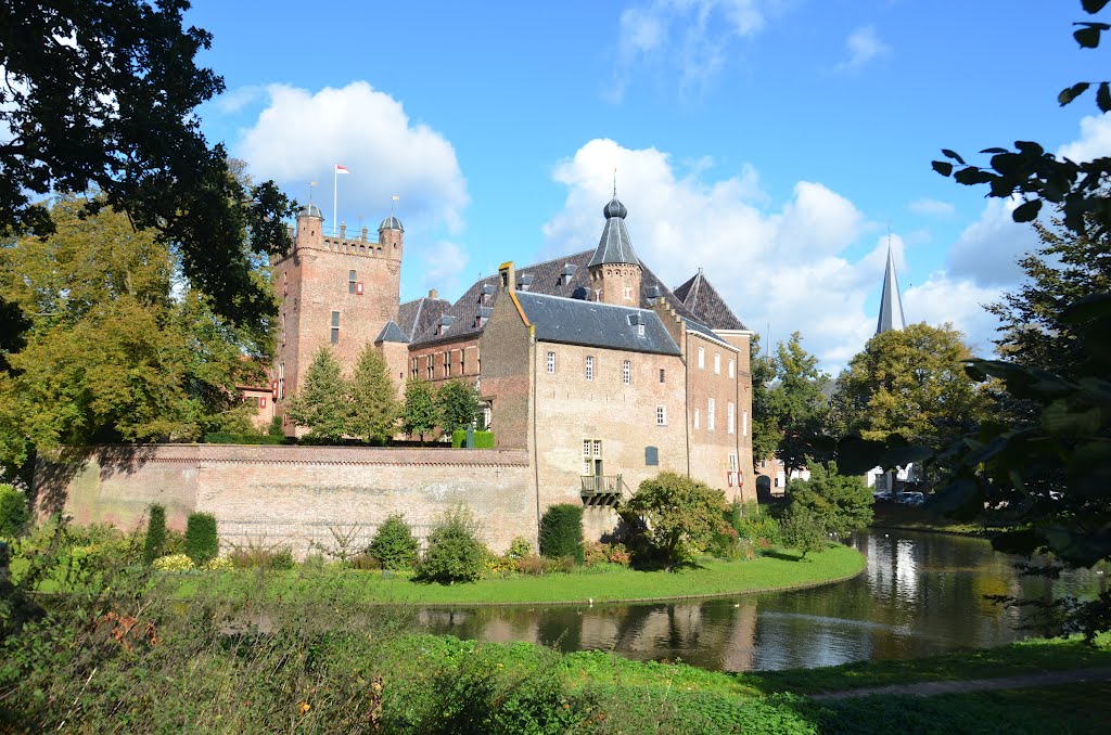 House Bergh at 's Heerenbergh with lovely sky and wonderfull walking possibilities by Henq