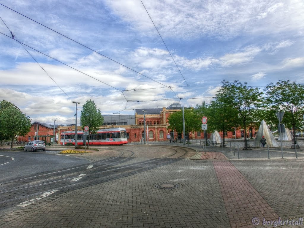 Straßenbahn und Bahnhof by bergkristall Harz