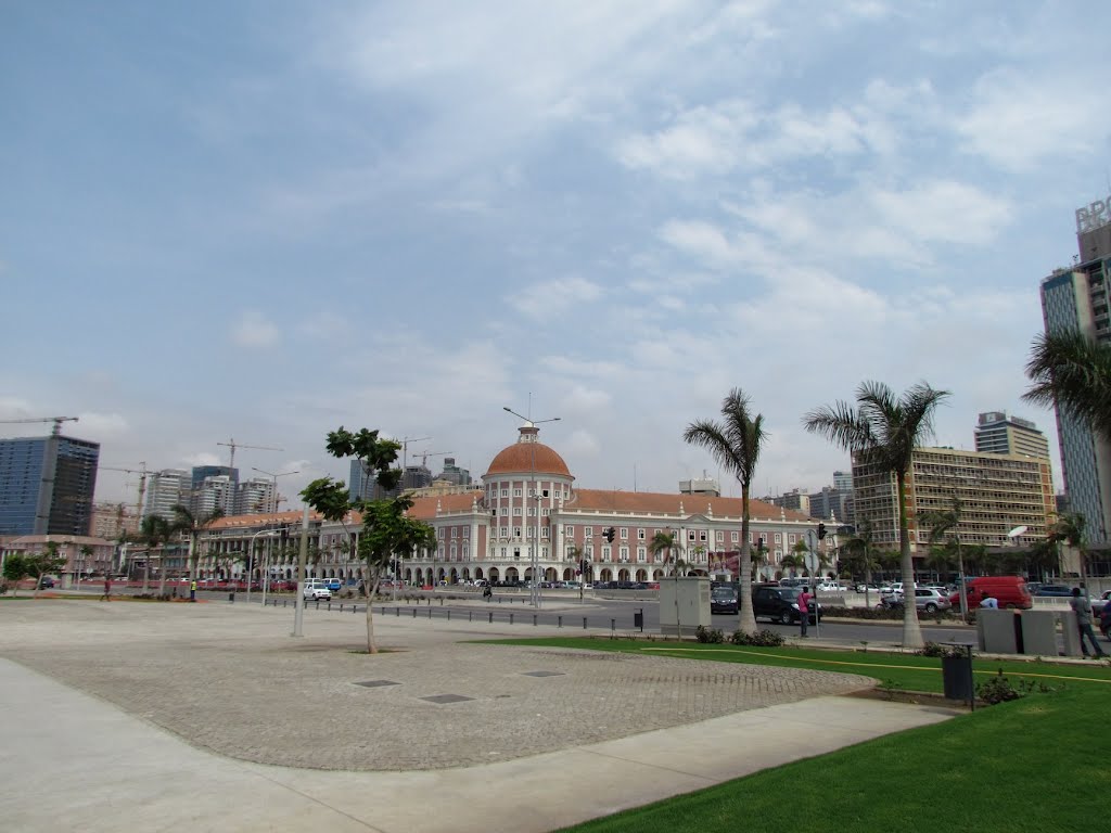 Ingombota, Luanda, Angola by Dmitry Rostopshin ww…