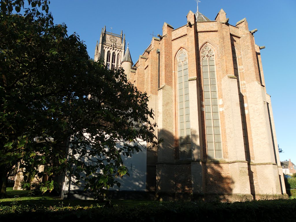 St Maartenskerk , oostzijde by Martin Klumper