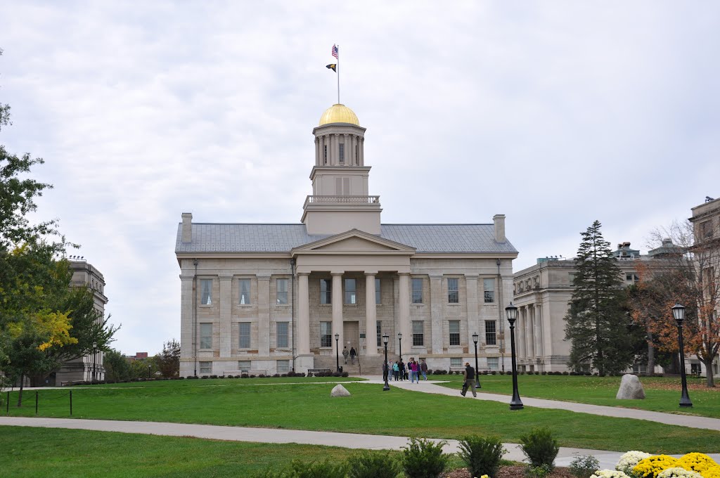 Iowa City, Old Capitol Museum, 2011 by Stolatius