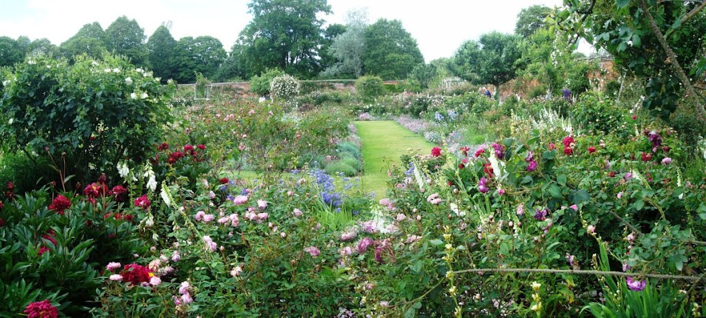 Mottisfont Garden Panorama by kittenpower