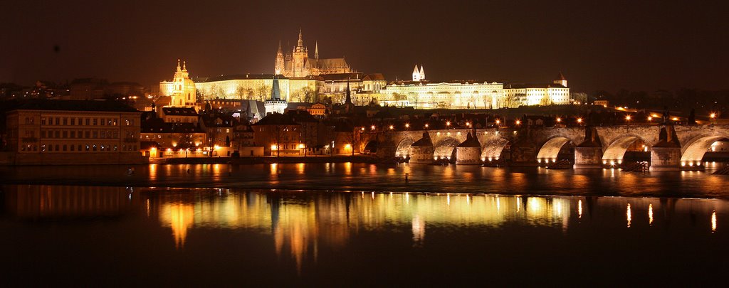 Prague Castle - Night view by MSFOTO