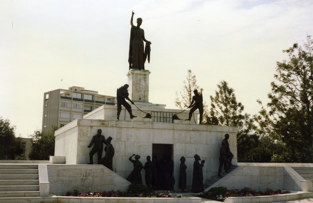 1990 : Cyprus : Nicosia : Statue Of Liberty by Calroy