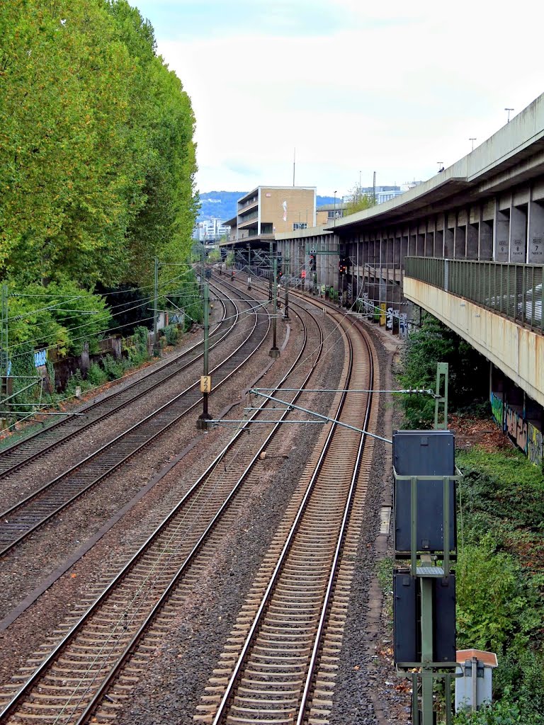 Stuttgart Hauptbahnhof +2.2Km ●(225°) by © Roland