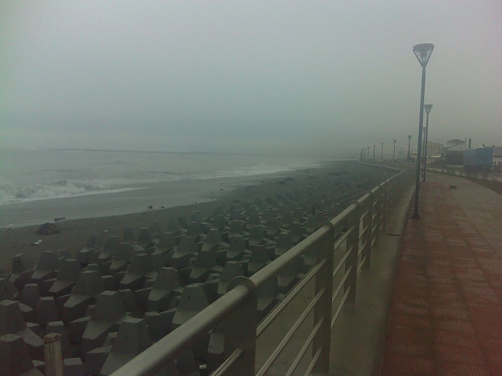 Protección costera Río Grande en un día gris by FABIOZARATE