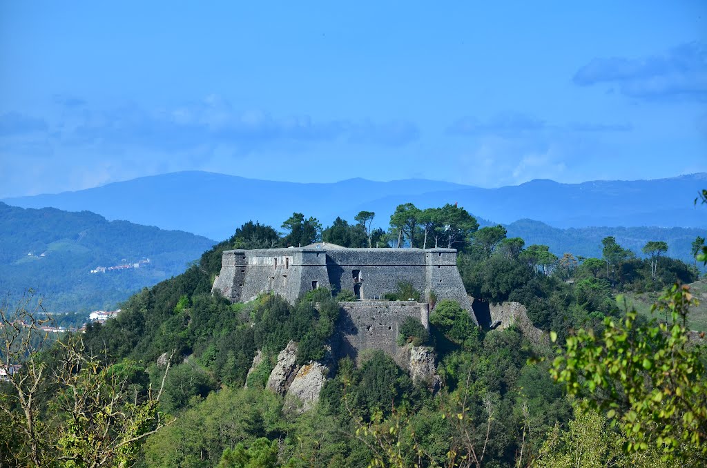 Aulla - fortezza Brunella by Attilio Giacchè