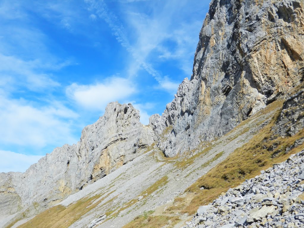 Approaching Chaisertor couloir by Angelabinu