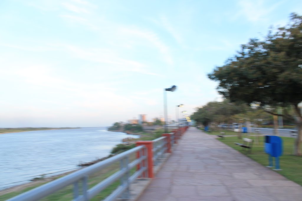 Costanera Sur De Formosa by Néstor Felipe Garzón…