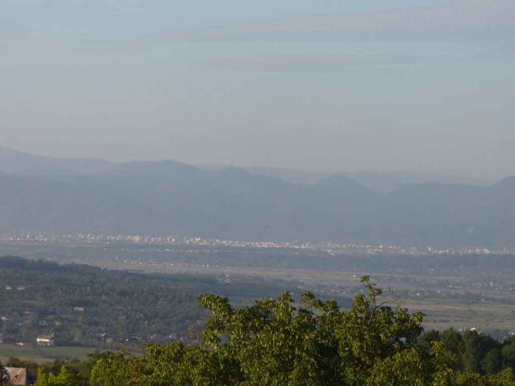 Baia Mare vazuta de la iesirea din loc. Berchezoaia by gruita2005