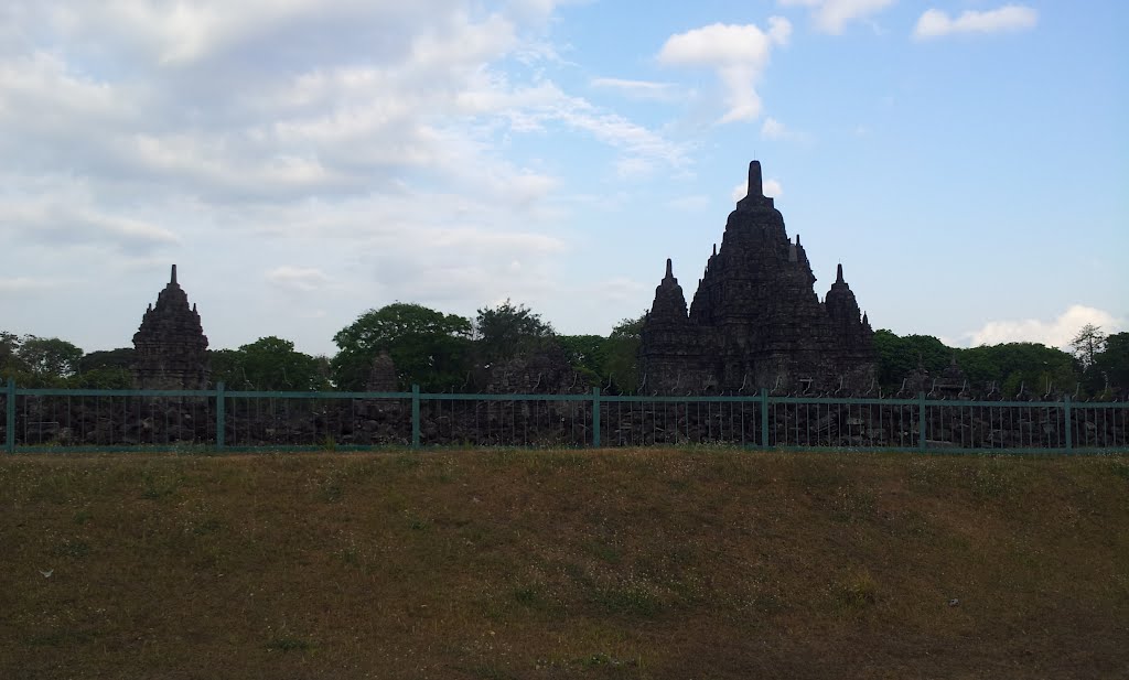 Candi Prambanan by Arifin W Oei