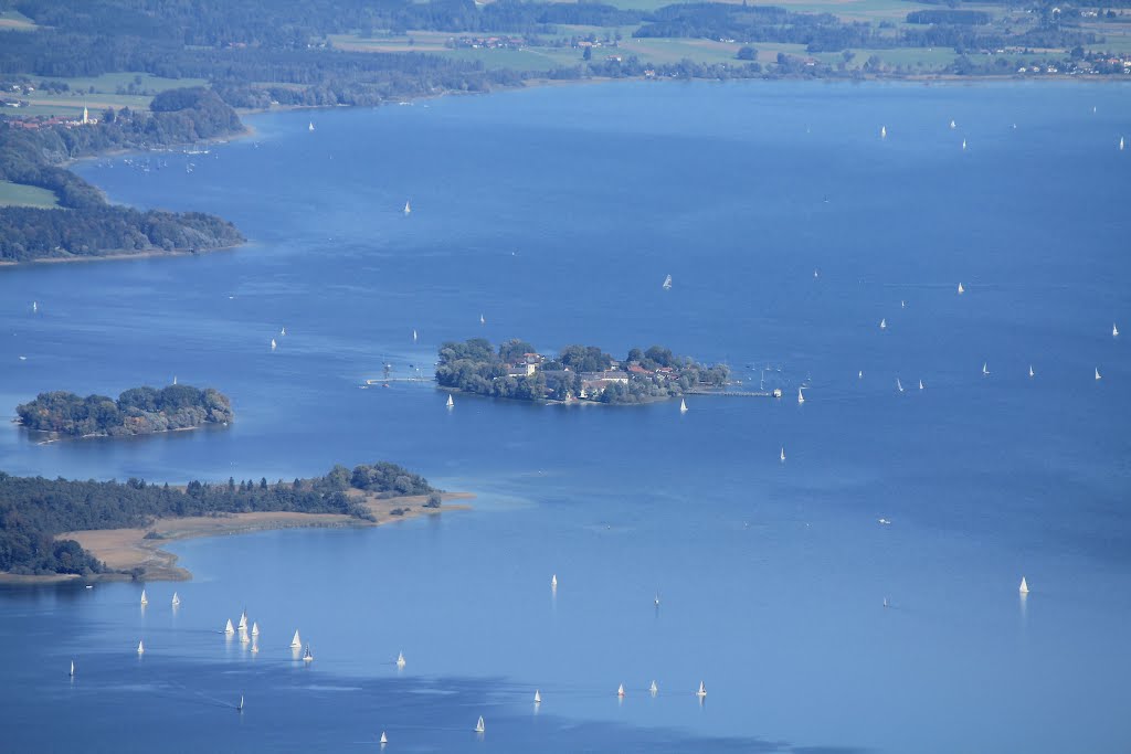 Insel Frauenchiemsee, am Gipfelkreuz Sulten by Tom Cul