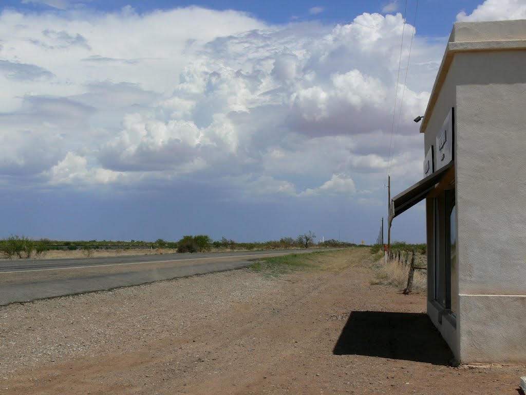 The Prada Store by Elmgreen and Dragset, Valentine, Texas by J.gumby.BOURRET