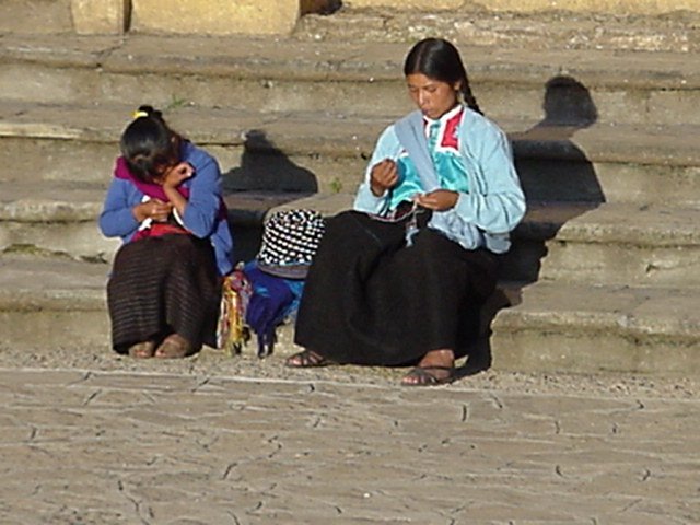 Mujeres chamulas by Elías Zamora