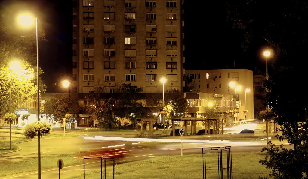 Varkonyi Square at night by piscessaturday