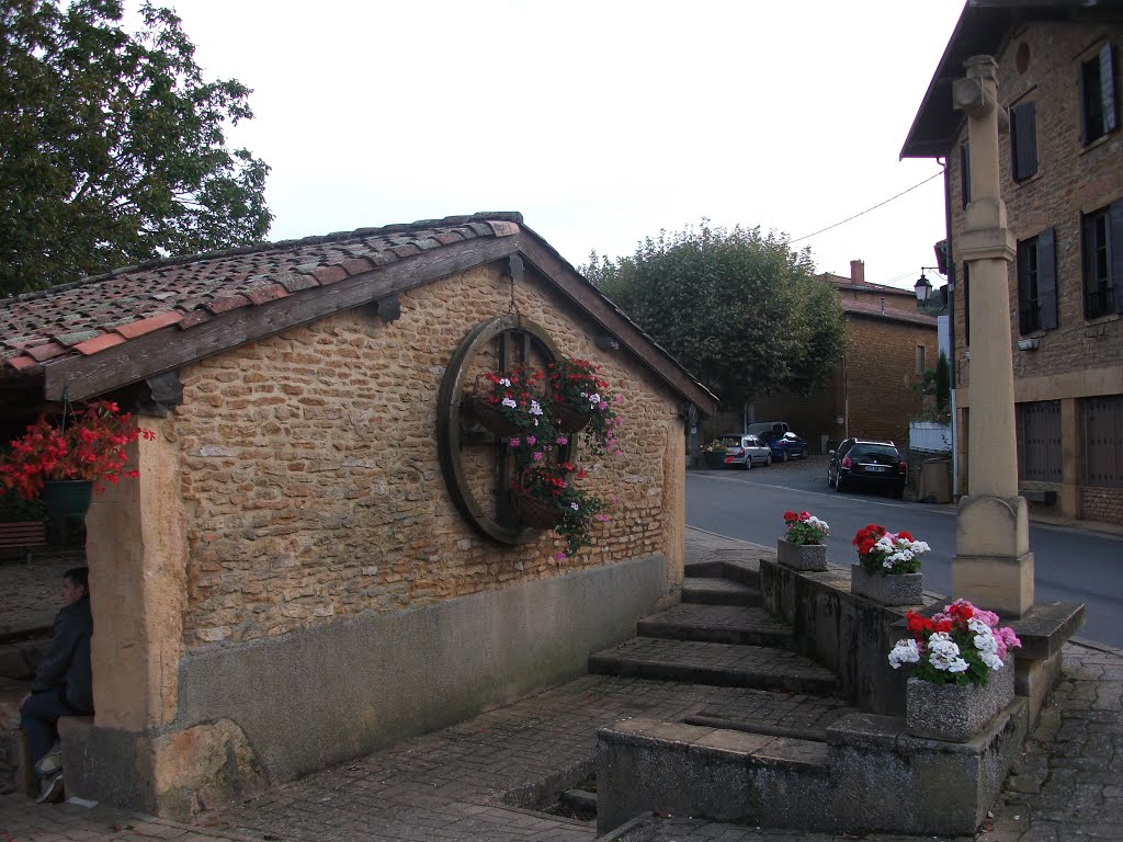 Monument aux morts 14/18 frontenas by Salomon BARZILAI & Jerome IBY