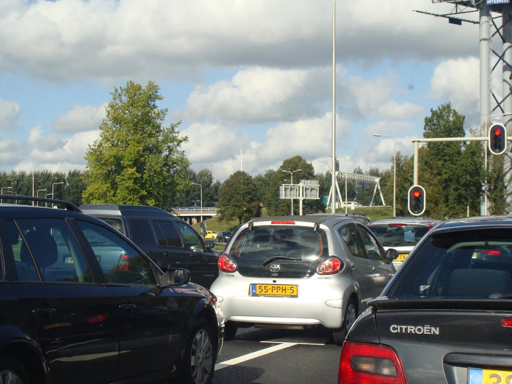 De Rijksweg A12 E30 E35/De Verkeerslichten by Remco Kohler