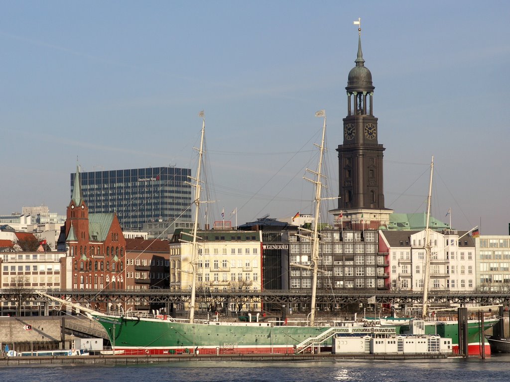 Der Michel und die Rickmer Rickmers by sternschnuppe