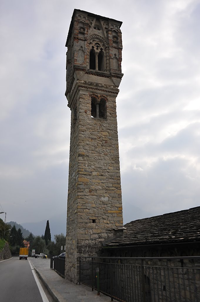 Antico campanile lungo strada by cristina.ciutan