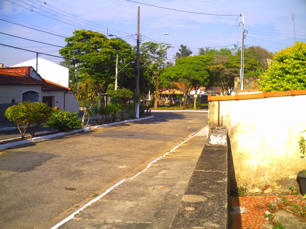 RUA NERO DE ALMEIDA SENNA E AO FUNDO PRAÇA DA AERONÁUTICA by afonso2705@hotmail.com.br