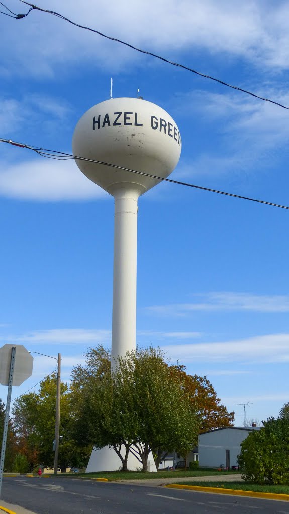 Hazel Green Wisconsin water tower by D200DX